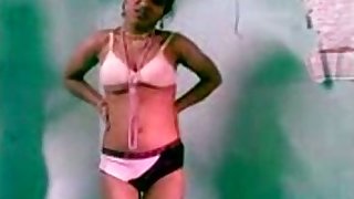 Lusty natural Indian bitch stripteases and flashes her quite nice ass